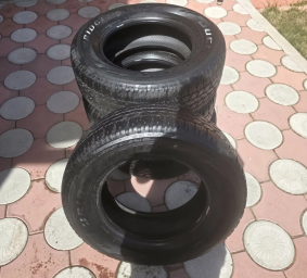 Продам резину Б/У  размер 265/65 R 17 3